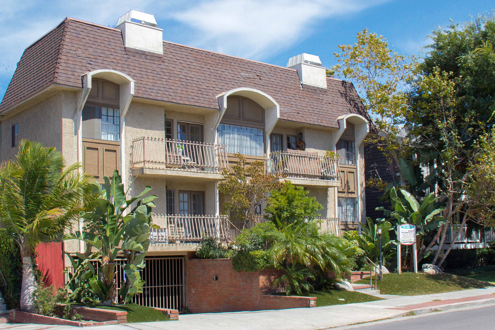 3546-hughes-ave-3
