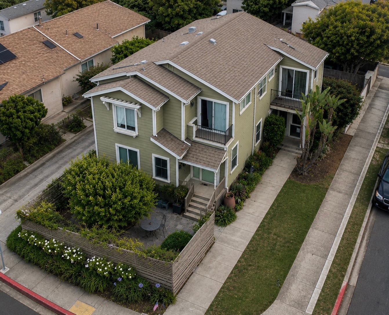 8341 Dunbarton1